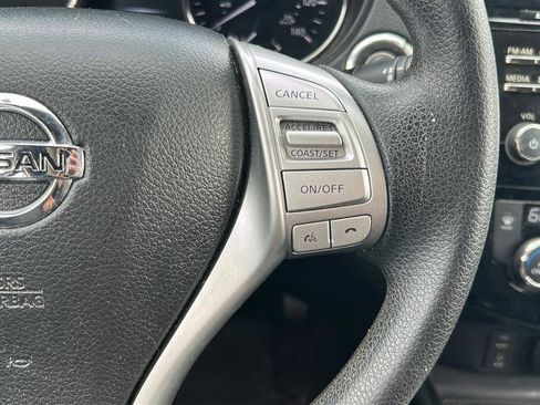 Used 2016 Nissan Rogue SV image 22