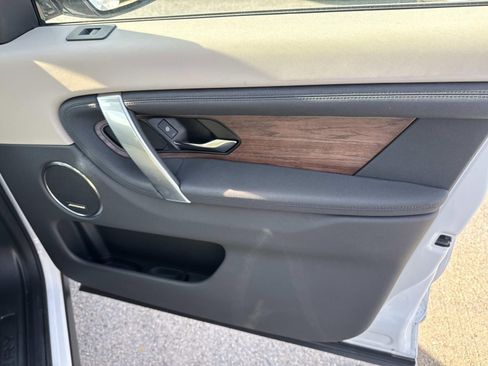 Used 2024 Land Rover Discovery Sport S image 14