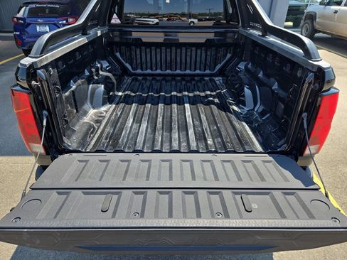 Used 2025 Chevrolet Colorado Trail Boss w/ Midnight Edition AWD/4WD image 27