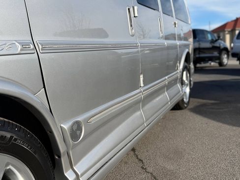 Used 2013 GMC Savana 1500 RWD image 90
