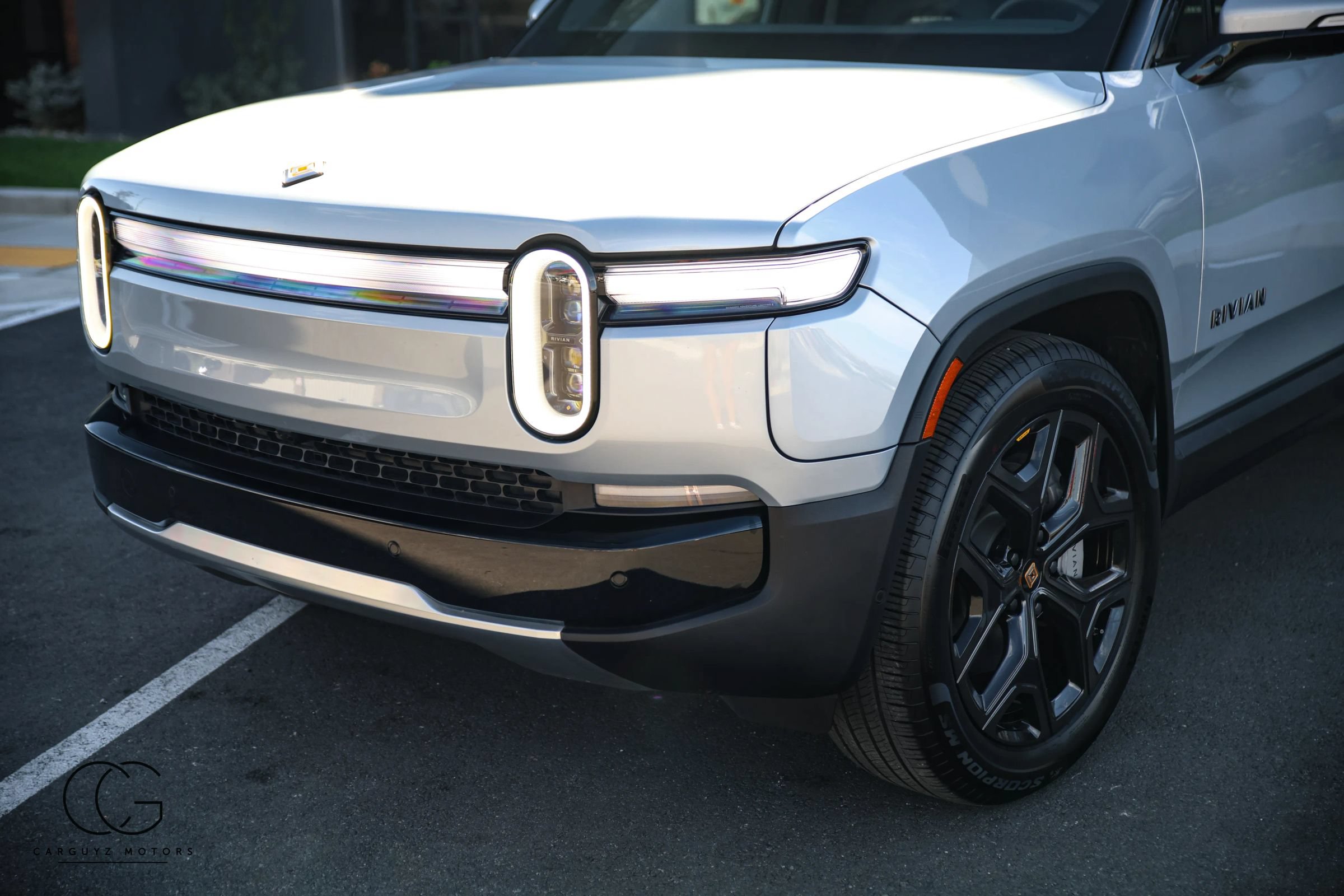 Used 2026 Rivian R1S Adventure Dual AWD/4WD image 4