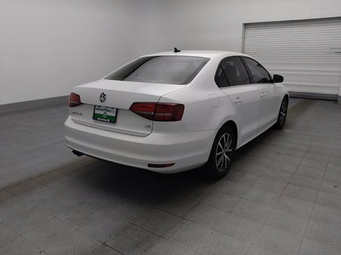 Used 2017 Volkswagen Jetta SE FWD image 9