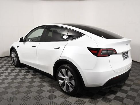 Used 2023 Tesla Model Y Long Range AWD/4WD image 3