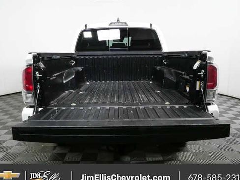 Used 2022 Toyota Tacoma TRD Sport w/ Technology Package AWD/4WD image 24