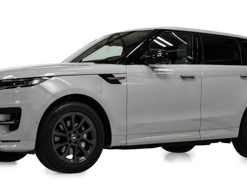 Used 2025 Land Rover Range Rover Sport Dynamic SE AWD/4WD image 2