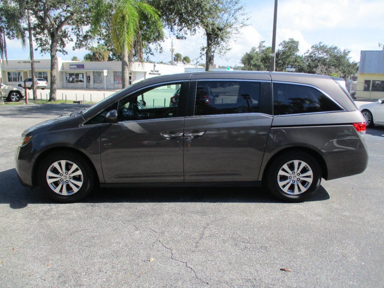 Used 2017 Honda Odyssey EX image 5