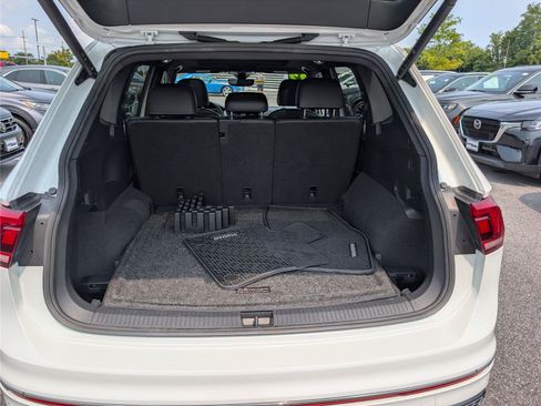 Used 2022 Volkswagen Tiguan SEL R-Line AWD/4WD image 13
