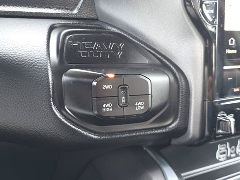 Used 2025 RAM 2500 Laramie AWD/4WD image 25