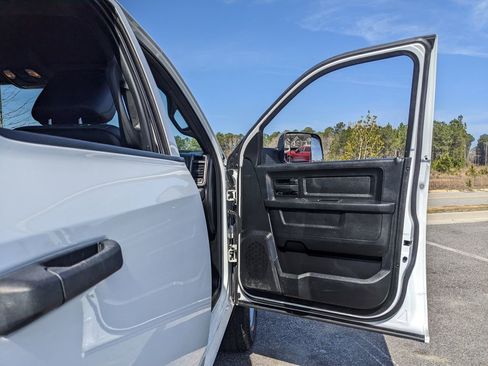 Used 2022 RAM 2500 Tradesman w/ Chrome Appearance Group image 49