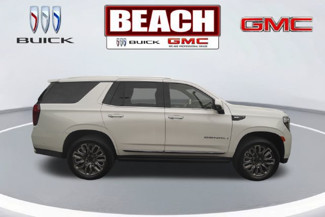 Used 2023 GMC Yukon Denali Ultimate AWD/4WD image 2
