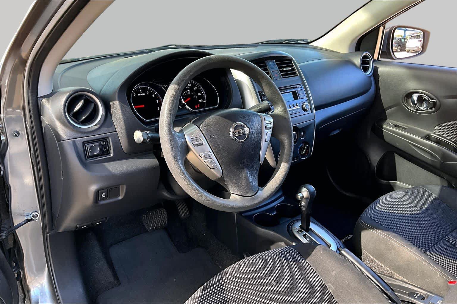 Used 2016 Nissan Versa SV FWD image 18