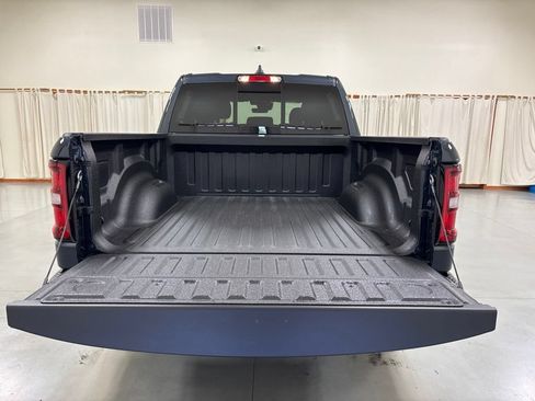 New 2026 RAM 1500 Express AWD/4WD image 9