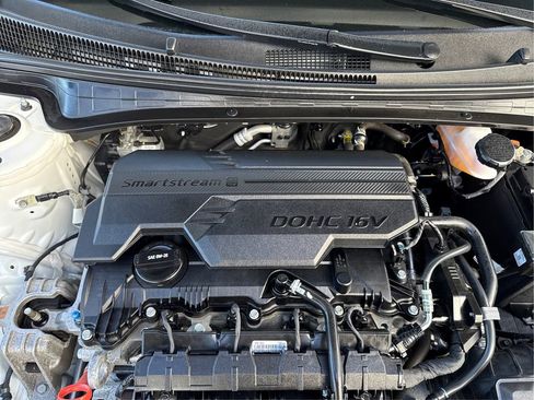 Used 2022 Hyundai Elantra SEL image 15