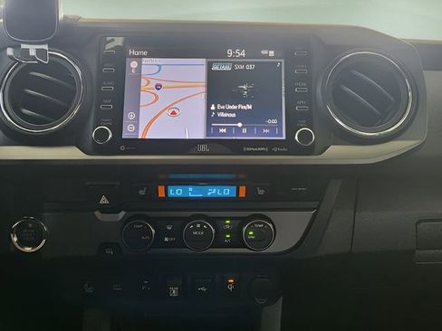 Used 2022 Toyota Tacoma TRD Sport w/ TRD Premium Sport Package RWD image 33