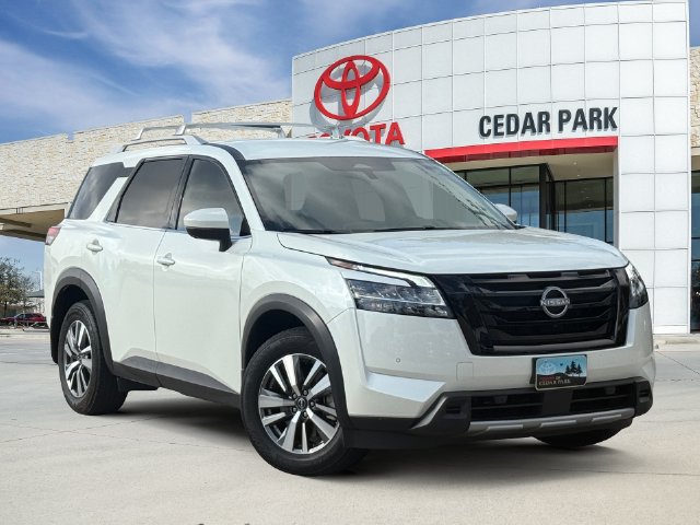 Used 2024 Nissan Pathfinder SL w/ Lighting Package (N92) AWD/4WD image 1