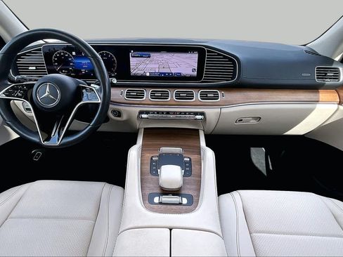 Used 2024 Mercedes-Benz GLS 450 4MATIC image 16