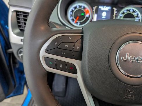 Used 2022 Jeep Cherokee Latitude w/ Sun & Sound Group AWD/4WD image 18