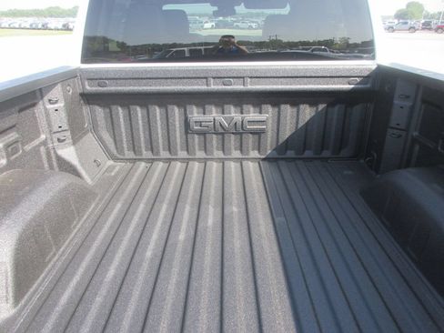 New 2026 GMC Sierra 1500 SLT w/ SLT Premium Package AWD/4WD image 9