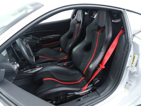 Certified 2019 Ferrari 488 Pista Coupe image 5
