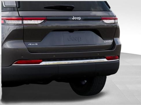 New 2026 Jeep Grand Cherokee Laredo image 13
