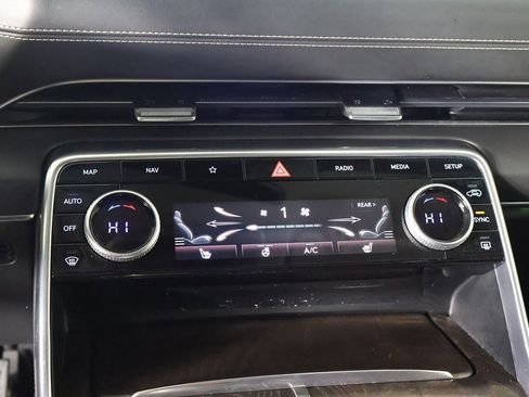 Used 2024 Genesis GV80 2.5T image 42