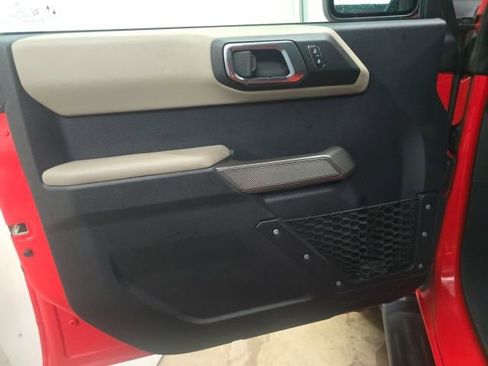 Used 2022 Ford Bronco Wildtrak image 16