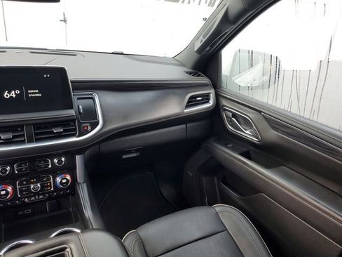 Used 2023 GMC Yukon SLT w/ SLT Premium Package image 14