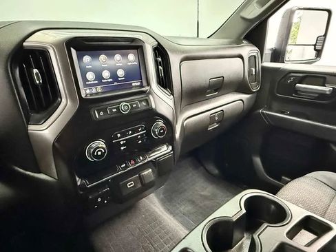 Used 2020 Chevrolet Silverado 2500 Custom w/ Custom Convenience Package AWD/4WD image 14