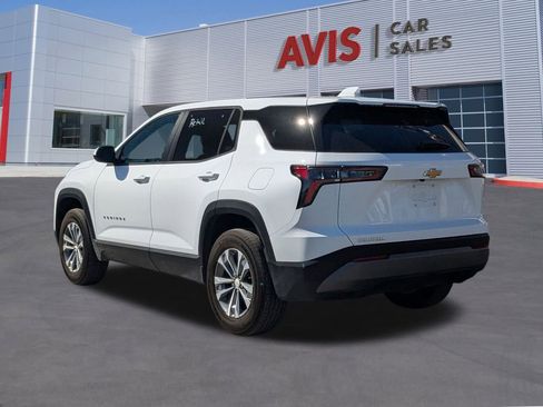 Used 2025 Chevrolet Equinox LT image 3