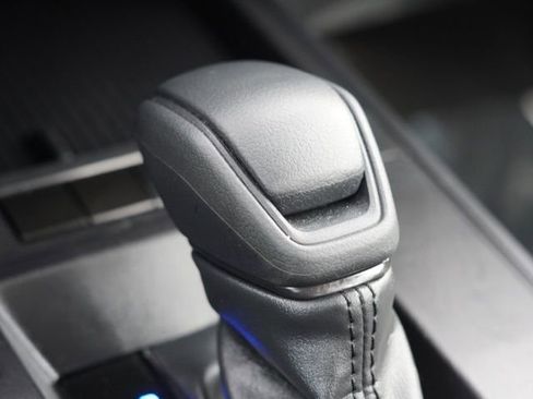 Used 2026 Toyota Corolla Cross L image 26