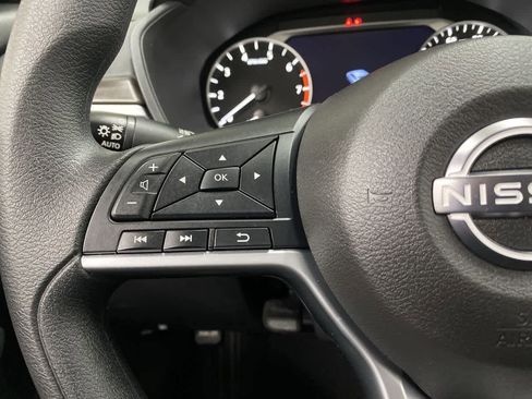 Used 2025 Nissan Altima 2.5 SV image 21