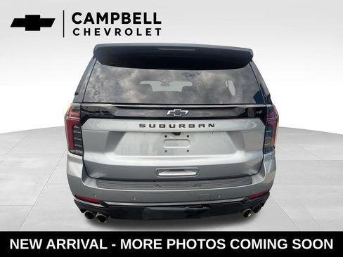 Used 2025 Chevrolet Suburban Z71 AWD/4WD image 4