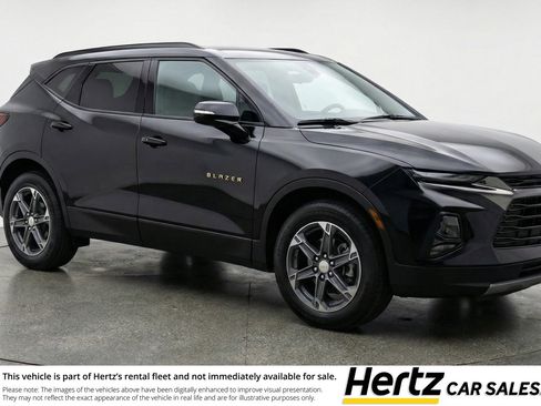 Used 2025 Chevrolet Blazer LT image 1