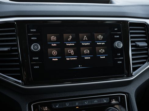 Used 2023 Volkswagen Atlas SE image 21