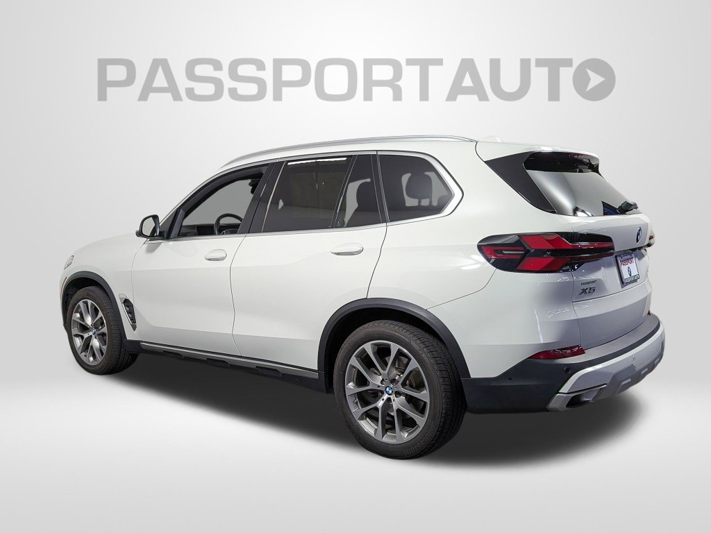 Certified 2024 BMW X5 xDrive40i w/ Premium Package AWD/4WD image 3
