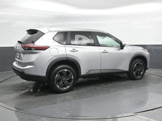 Used 2024 Nissan Rogue SV FWD video 2