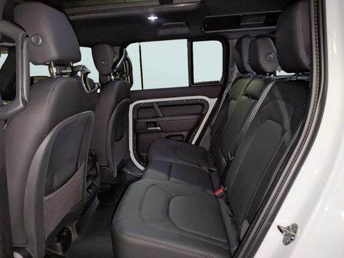 New 2026 Land Rover Defender 110 X-Dynamic SE AWD/4WD image 24