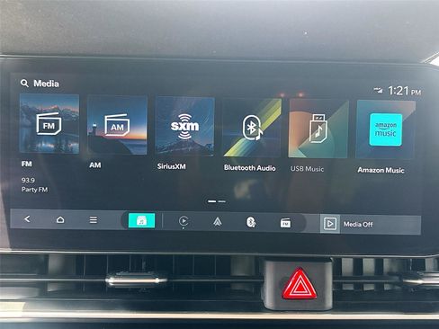 Used 2025 Kia Carnival FWD image 15