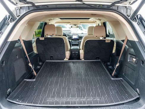 Used 2023 Ford Explorer Limited w/ Equipment Group 301A RWD image 14