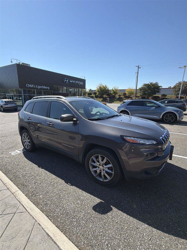 Used 2018 Jeep Cherokee Limited AWD/4WD image 5