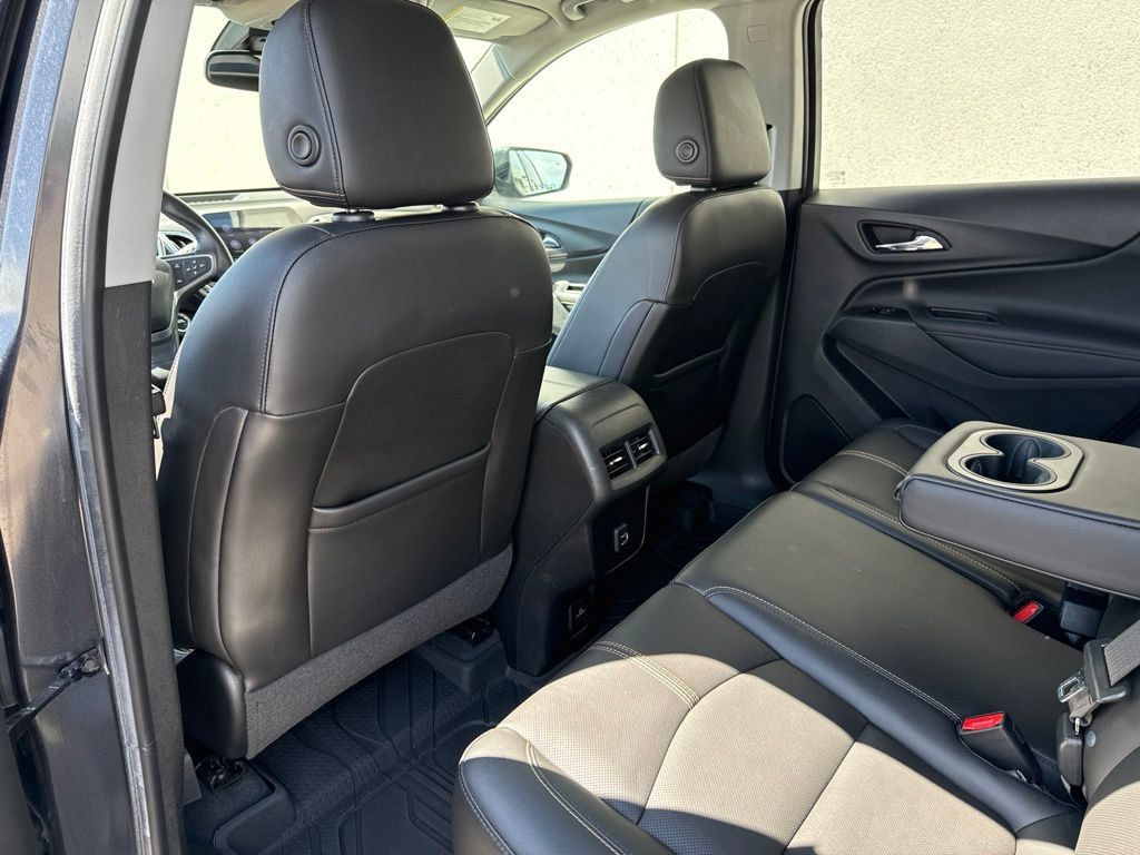 Used 2022 Chevrolet Equinox Premier w/ LPO, Floor Liner Package AWD/4WD image 24