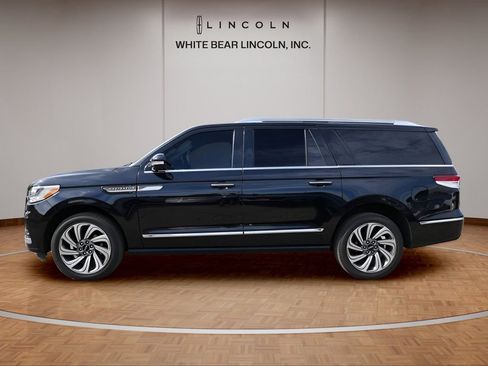 Used 2022 Lincoln Navigator L Reserve image 8