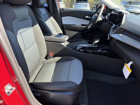 New 2026 Chevrolet Trax LT w/ Sunroof Package image 13