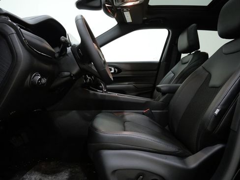 New 2026 Jeep Compass Latitude image 13