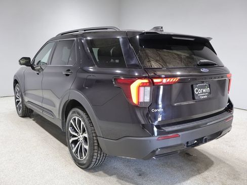 Used 2025 Ford Explorer ST-Line AWD/4WD image 5