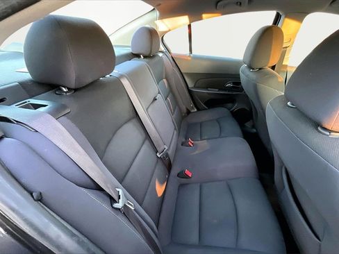 Used 2015 Chevrolet Cruze LT image 25