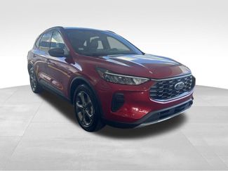 Used 2025 Ford Escape ST-Line w/ Equipment Group 301A video 2