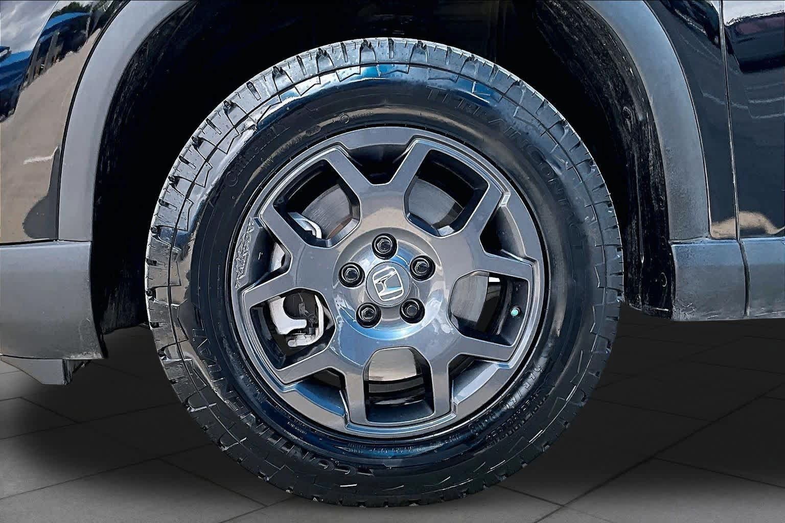 Used 2025 Honda Pilot TrailSport image 10