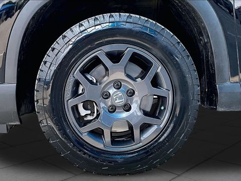 Used 2025 Honda Pilot TrailSport image 10