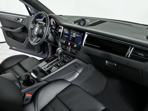 New 2026 Porsche Macan image 25